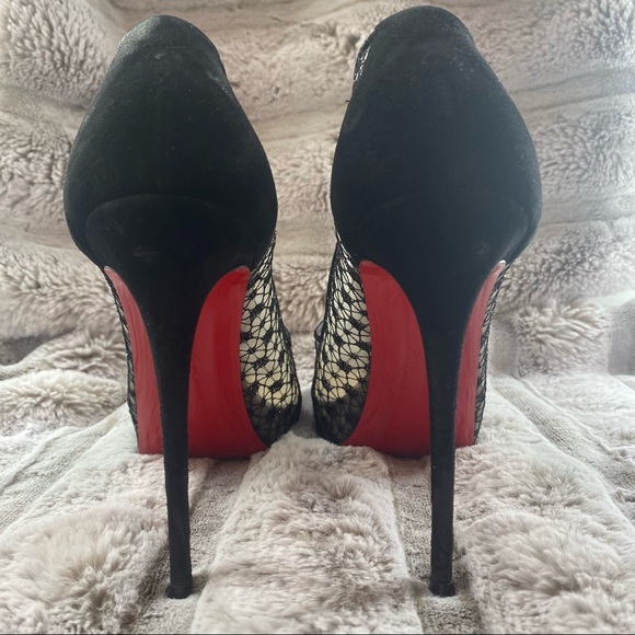CHRISTIAN LOUBOUTIN
Black Patent Leather and Lace Fetish Peep Toe - Picture 3 of 8